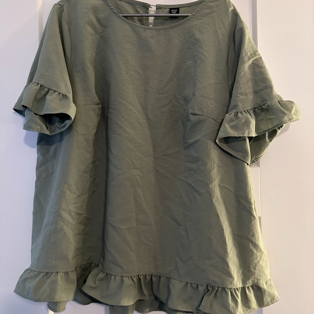 SHEIN Green Flutter Sleeve Boxy Blouse